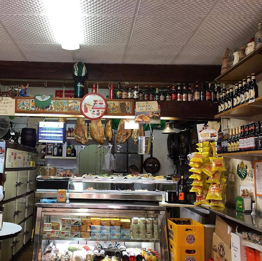 bcnbares's tweet photo. Celler Ca la Paqui #cellercalapaqui #bcnbares #baresbcn #bares #bar #foodie #food #comida #comerbien #bcnfoodie #foodiebcn #tapas #pinchos … https://t.co/Xx6oUNM7gA
