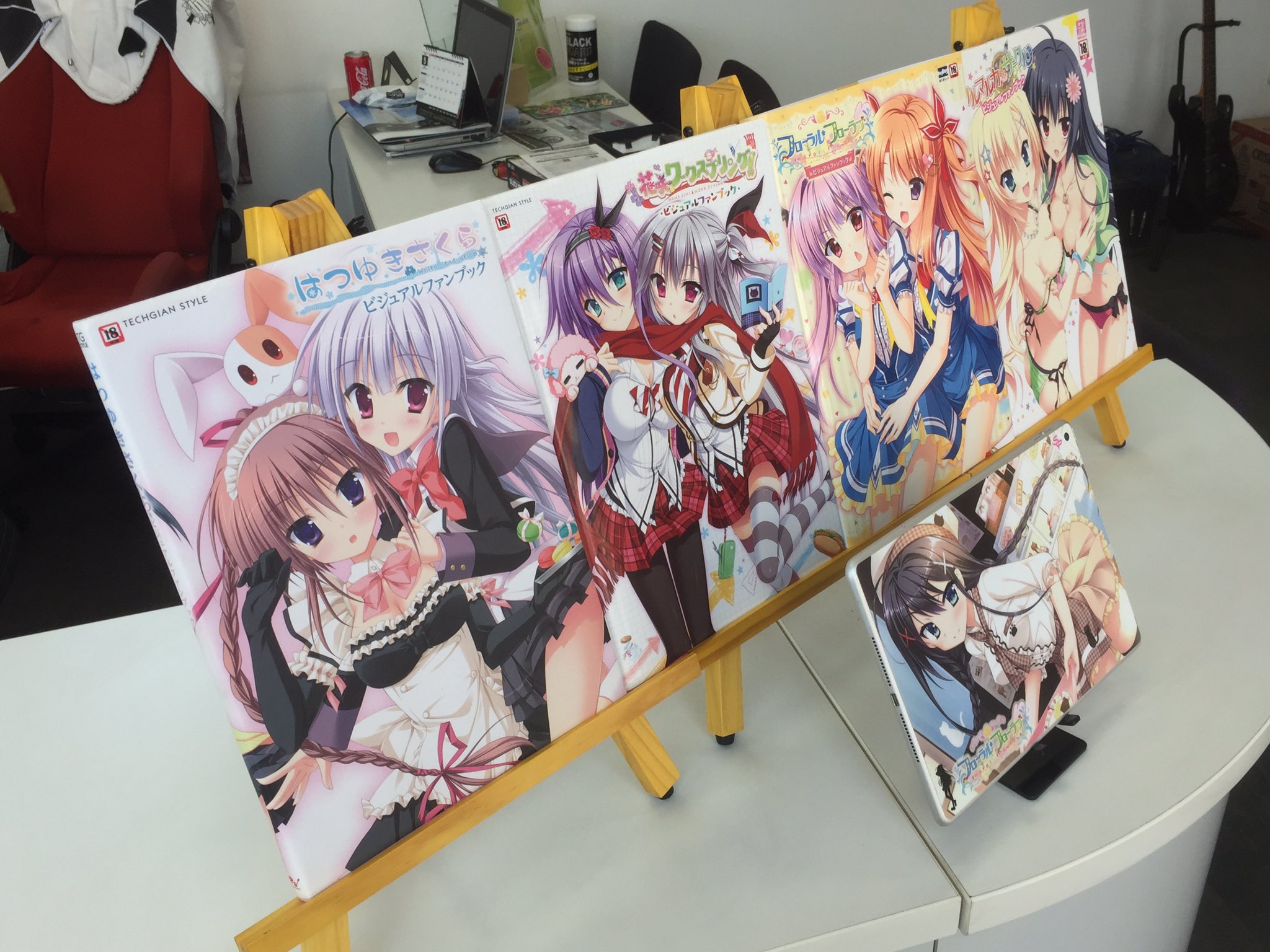 ミズキ Mizuki サガプラ信者 フロフロ痛ipadと はつゆきさくら 花咲ワークスプリング フローラルフローラブ カルマルカサークルのビジュアルファンブックと一緒に こうして各ビジュアルファンブックと一緒に撮影すると壮観 フロフロ サガプラ ミズキ Mizuki サガプラ信者 フロフロ痛ipadと はつゆきさくら 花咲ワークスプリング フローラルフローラブ カルマルカサークルのビジュアルファンブックと一緒に こうして各ビジュアルファンブックと一緒に撮影すると壮観 フロフロ サガプラ