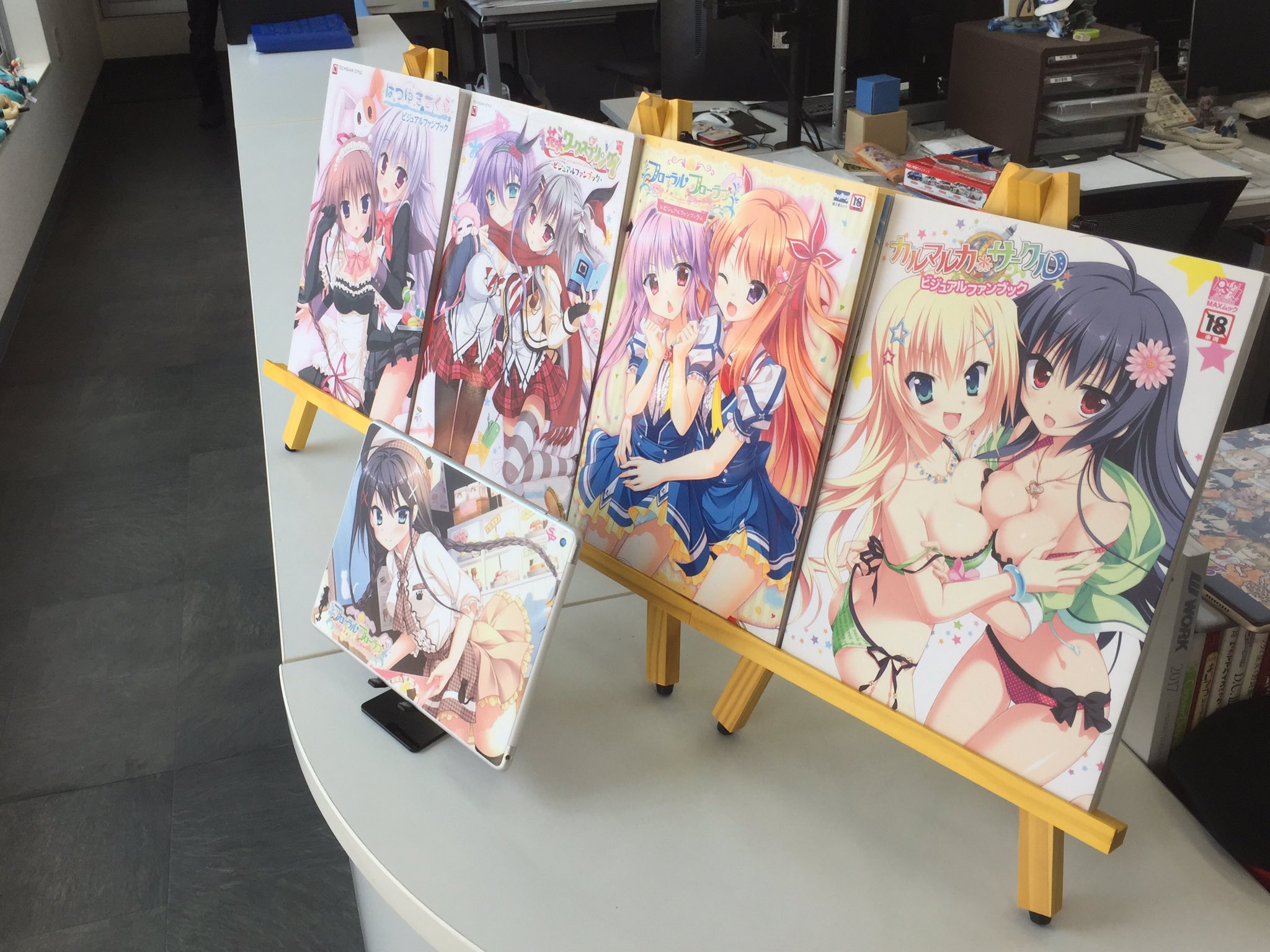 ミズキ Mizuki サガプラ信者 フロフロ痛ipadと はつゆきさくら 花咲ワークスプリング フローラルフローラブ カルマルカサークルのビジュアルファンブックと一緒に こうして各ビジュアルファンブックと一緒に撮影すると壮観 ミズキ Mizuki サガプラ信者 フロフロ痛ipadと はつゆきさくら 花咲ワークスプリング フローラルフローラブ カルマルカサークルのビジュアルファンブックと一緒に こうして各ビジュアルファンブックと一緒に撮影すると壮観