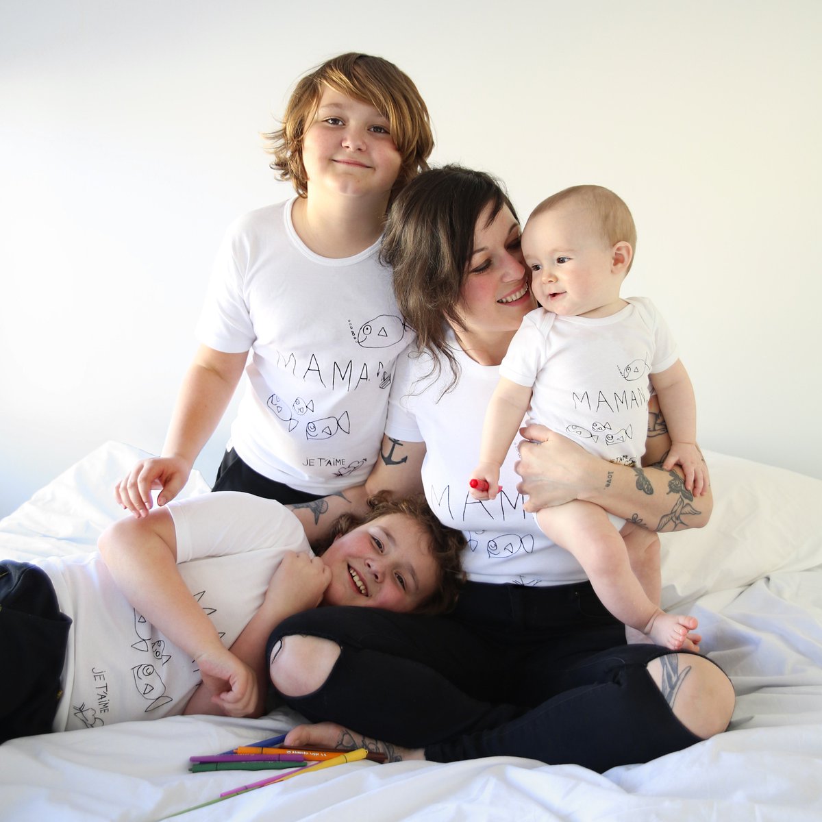 Bonne Fête à toutes les mamans!
Et un CONCOURS pour gagner des tee-shirts personnalisés sur les pages Instagram et Facebook de @petitbateau