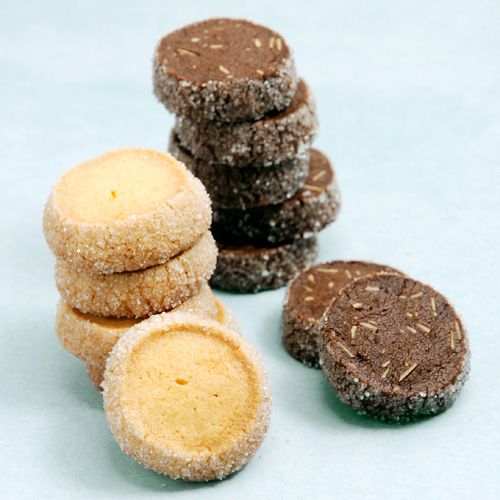 クオカ 宝石をまとったクッキー ディアマン とは フランス語でダイヤモンドの意味 クッキーの周りの砂糖 がきらきらして宝石のようだということが名前の由来です 今日はココアとプレーン 二種類のレシピをご紹介します サブレディアマン