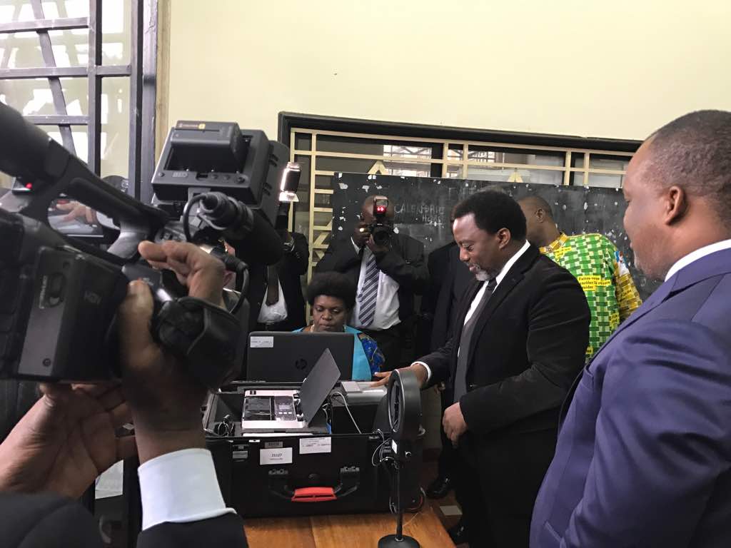 pprdofficiel's tweet photo. #RDC #Election : enrôlement du Président de la Rép. #JosephKabila ce dimanche 28 mai 2018. @AmbHenriMova @soniarolley @Presidence_RDC https://t.co/ZPGxt9AuIL