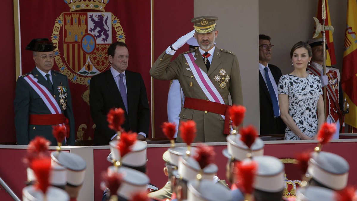 ieee_es's tweet photo. EL Rey proclama su orgullo de "soldado supremo de España" #DIFAS2017 @elconfidencial @CasaReal https://t.co/twT4XaY2L0 https://t.co/XIf9PACCFc