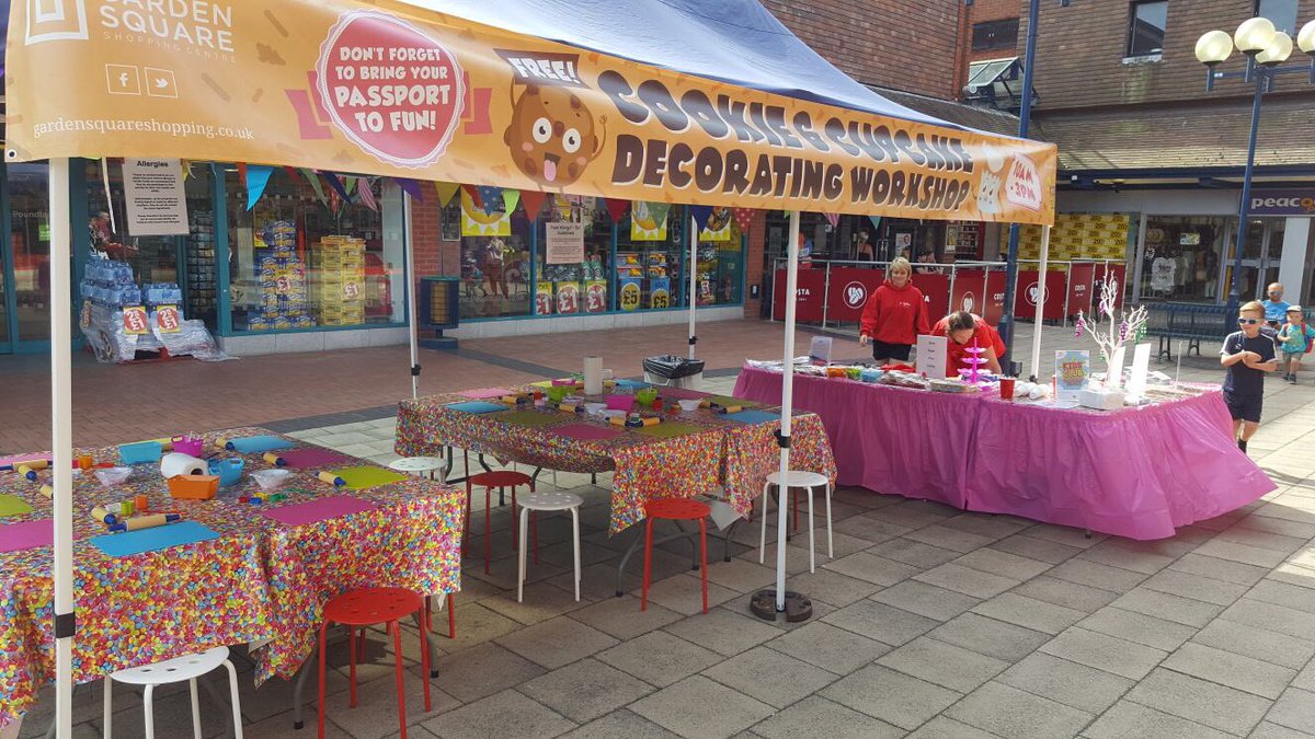 CraftyCrewUK's tweet photo. Our Cookie &amp; Cupcake Decorating Craft Workshop is all set up at @GardenSquareSC! Here until 3pm. 😊👩🏻‍🍳👨🏼‍🍳🍪🍰 #letchworth #event #children https://t.co/sxXMJQZQjF