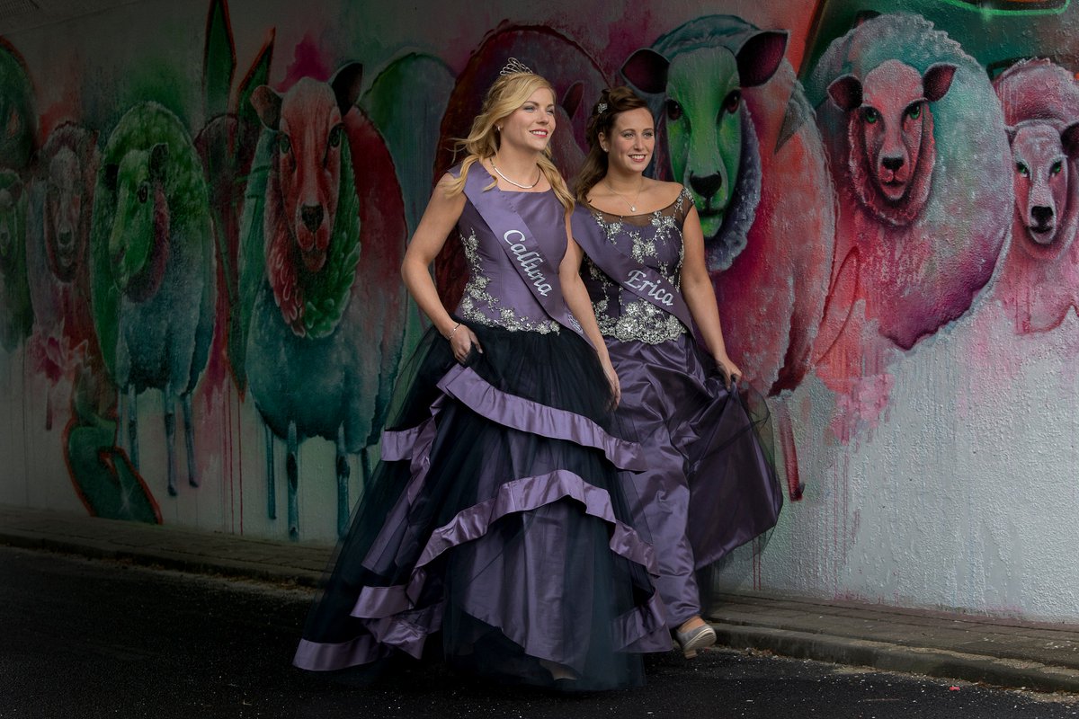 De Heidehoogheden hebben prachtige creaties van @goedvoordebruid bij <a href="/HetOP/">HetOudePolitiebureau</a> geshowd.Dank! Ook <a href="/fotostudioarjan/">arjan van bruggen</a> voor gave foto's. 💜<a href="/heideweek/">Heideweek</a>