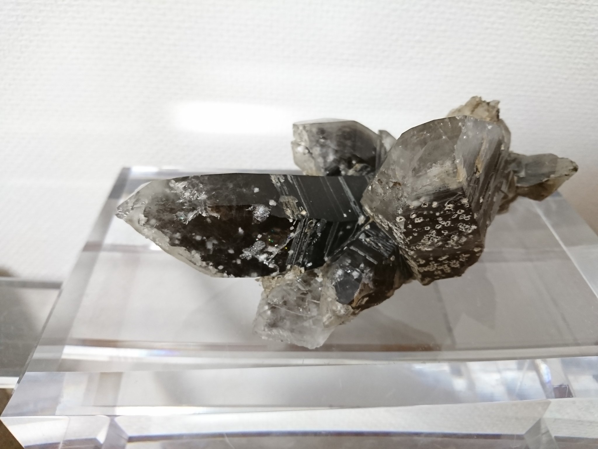 中津川市ちんの峠産水晶 南洋美人のクラスター