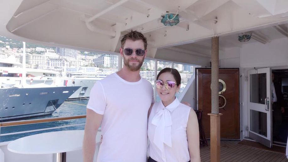 arinyAnAsh's tweet photo. Cc @MAIAsangJUARA "@detikcom: Iri! Maia Estianty Foto Bareng Chris Hemsworth di Monako https://t.co/L8nUpCIfZT via  https://t.co/VtFj3sdNhY"