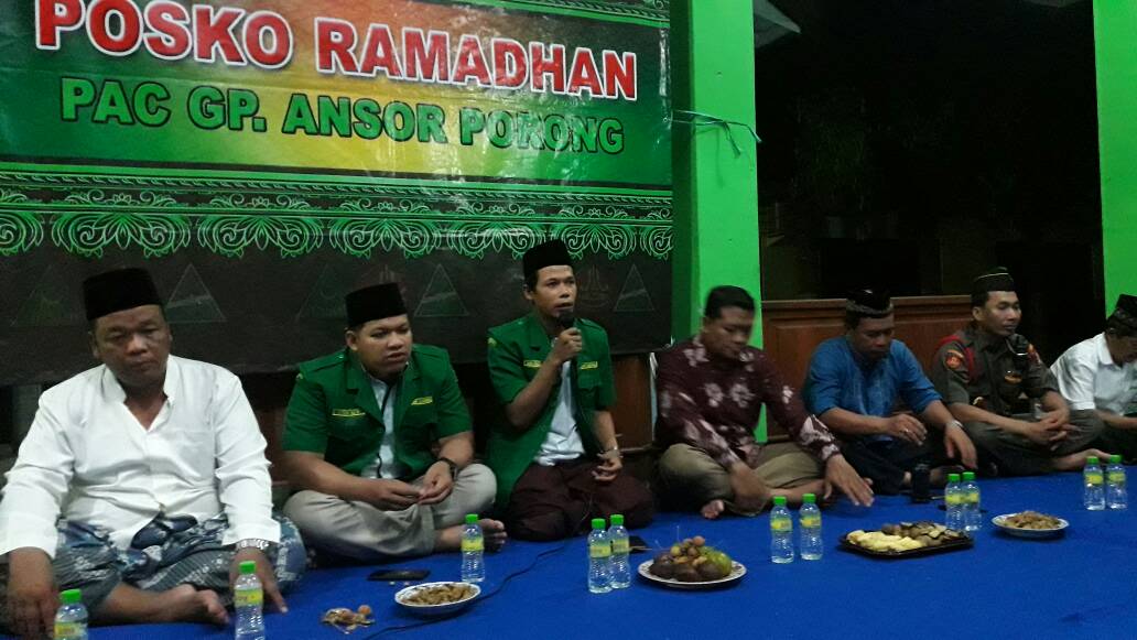 ansor_sidoarjo's tweet photo. Ditengah gencarnya teror dan intimidasi, PC GP Ansor Sidoarjo buka posko di Porong (28/05/17). Ansor siap kawal yg tertindas @Ansor_Satu https://t.co/bJrzizNUmK