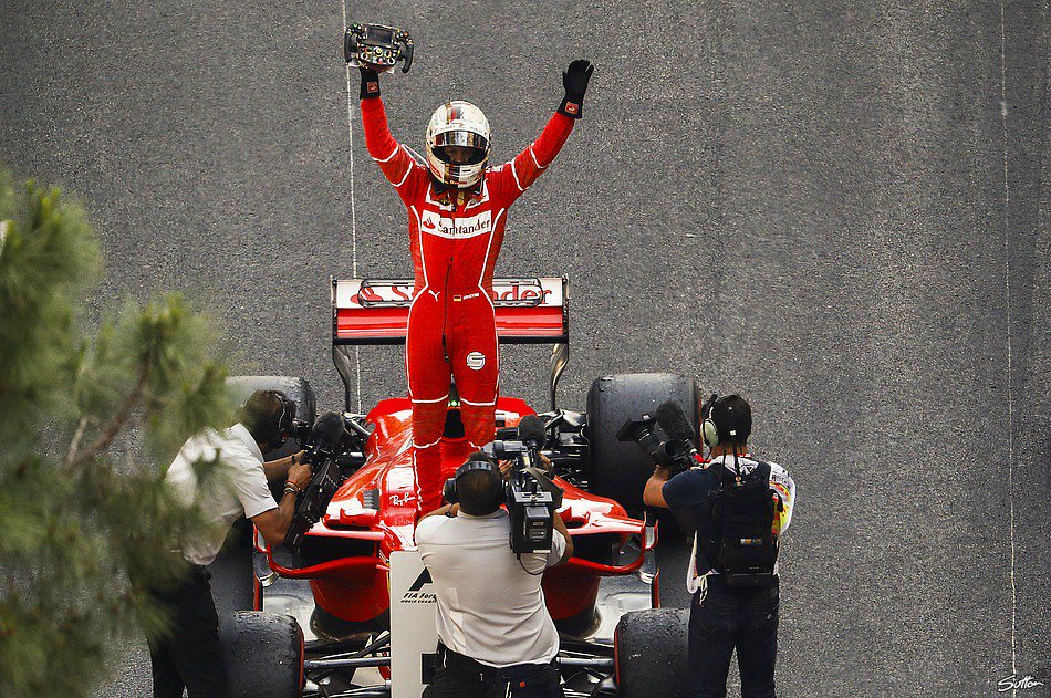 Гонки награждение. Себастьян Феттель 2005. Ferrari f1 Sebastian Vettel. Себастьян Феттель 2024. Феттель формула 1.