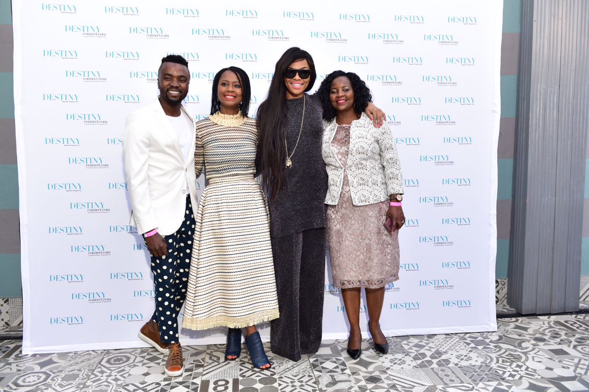 DestinyConnect's tweet photo. @DNABrandSA founder @sylvesterchauke, our own @KhanyiDhlomo, Queen B @bonang_m and her mom Deborah Matheba.
#DestinyJuneIssue https://t.co/K50y2KVmp5