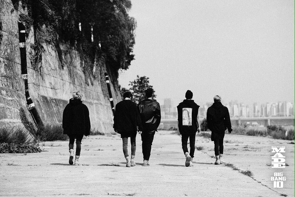 dafbama2017's tweet photo. 後ろ姿がほんまにかっこいい…
５人揃うと最強。 https://t.co/SQE0RjvEhX
