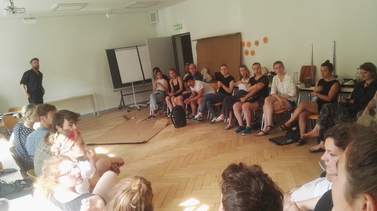 Sicherheitsbesprechung mit dem ganzen Team
#sicherheitgehtvor
#lunatic2017