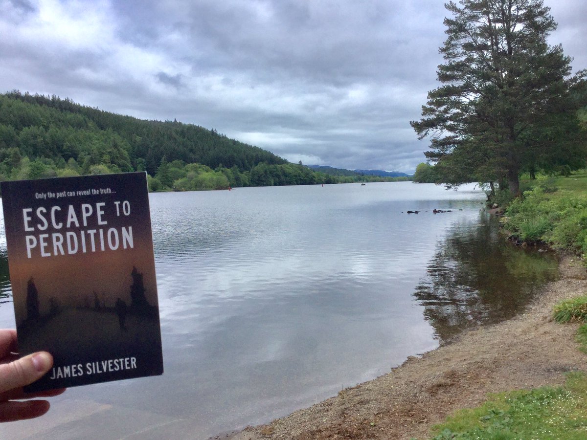 MiriamLSmith3's tweet photo. #EscapeToPerdition βοΈβοΈβοΈβοΈβοΈ #BookReview @JamesSilvester1 @urbanepub @urbanebooks
https://t.co/yYj7diBikw πππ https://t.co/uTYxvVcE2e