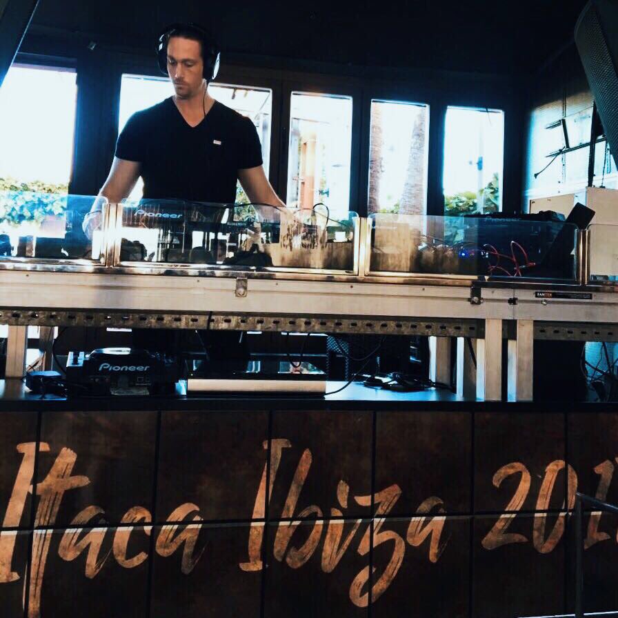 suarkmusic's tweet photo. #IBIZA DAYS!
Fresh dj set for #Electroscene at #InternationalMusicSummit 2017! 🏝🎶 #IMS #IMS2017 #IMS17 #ItacaBeachClub #AlessandroKraus https://t.co/0DvE4M7NVs