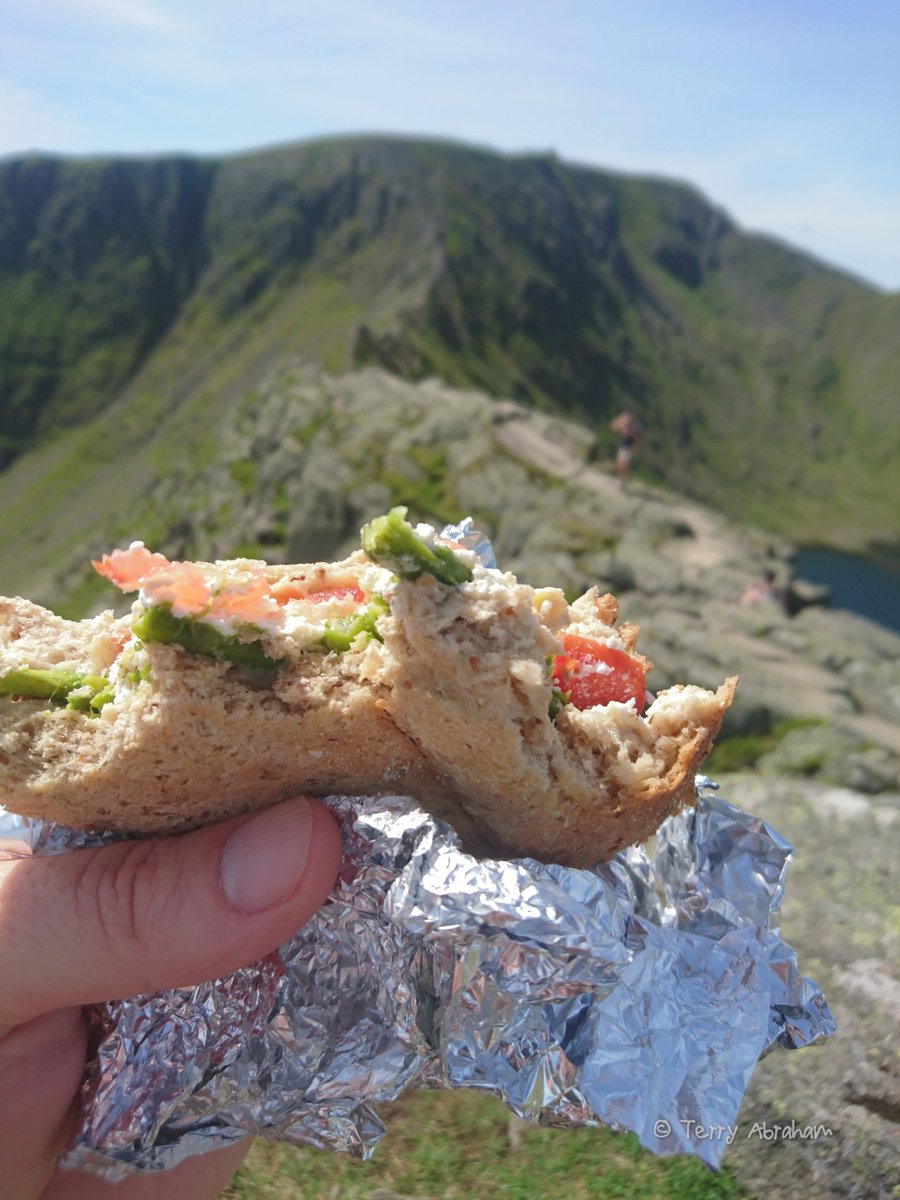 terrybnd's tweet photo. Is there a better place to enjoy seasonal asparagus, tomato &amp; feta cheese? Eating scran watching the masses on Striding Edge right now 😜😝🗻 https://t.co/jbncrsnLuF