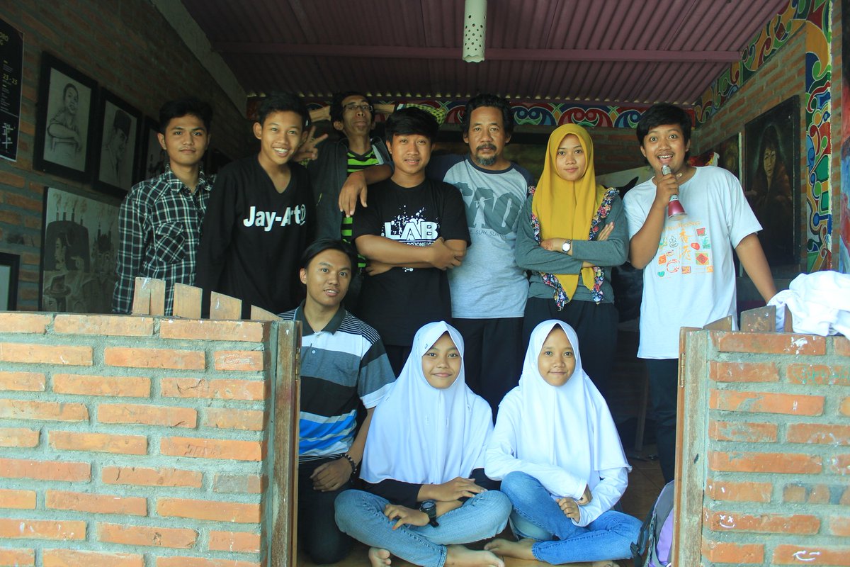 Line Art Bojonegoro mengucapkan selamat menjalankan ibadah puasa
Sabtu, 27/05/2017
#lineartbojonegoro