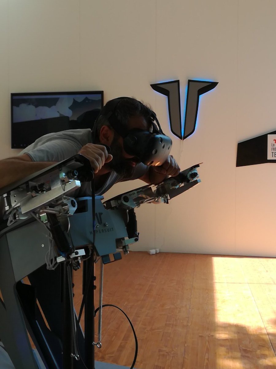 yoomee_it's tweet photo. Will you take take the leap? @Hypersuit_VR #wnf17 #wnflive https://t.co/yMHAW5HVoR