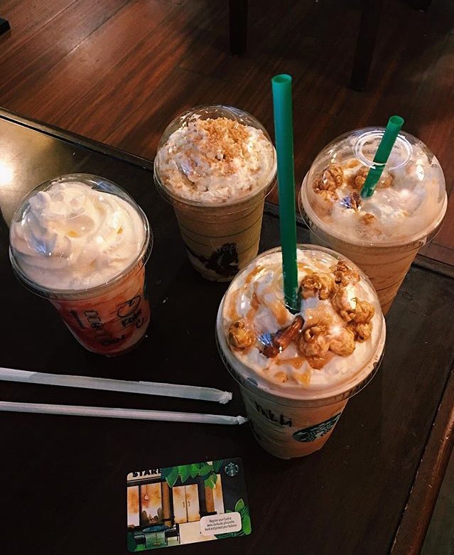JSlzr_'s tweet photo. treated the new friends bc they deserve it 😋🤘🏻 @kimeffinsnts_ @ariasy_ https://t.co/8AgGHgQ3ok
