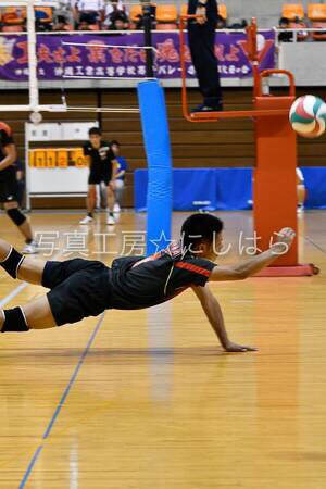 新垣 ひろむ 今日で小学校4年から始めたバレーが終わりました 沖工で バレーできて幸せだった このメンバーで 良かった 本当に楽しかった みんなとバレーする時間が 1番楽しくて 毎日が幸せ 明日から できないと思うと辛くて きつい けど 切り替えて