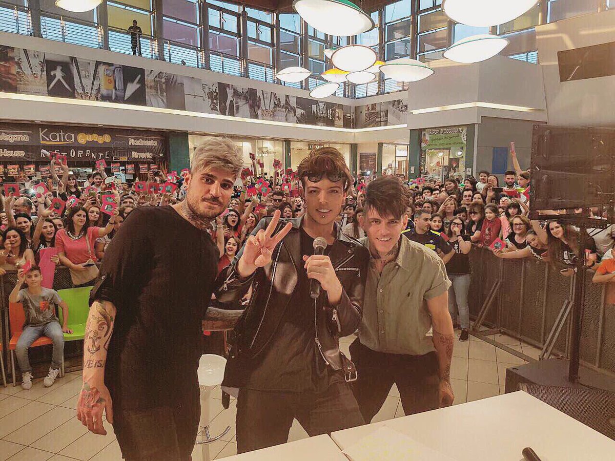 TheKolors tweet picture