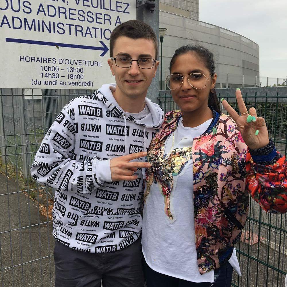 WesleyJANVIERWA's tweet photo. L'une des meilleures chanteuses de France mademoiselle @Lynda_officiel à Nantes devant le Parking. @hissam_75 #Conscience #JosePas #Papillon https://t.co/3YuaxTSnTY