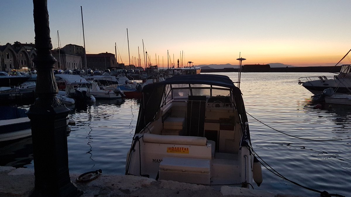 GeorgeSolanakis's tweet photo. @MarkDohner #DOHNATION #ButDatSunsetTho #Greece #chania2017 #summer #oldharbor https://t.co/vhVVD5fHwo
