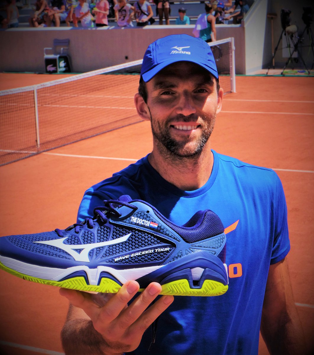 MizunoTennisEU's tweet photo. The 'Doctor' @ivokarlovic starts his French Open campaign against Stefanos Tsitsipas this afternoon #letsgoIvo #KingofAces #neverstoppushing https://t.co/fjMMNMNJwU