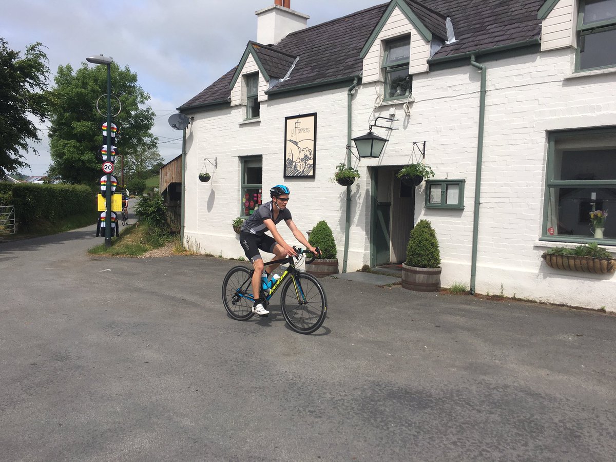 yffarmers's tweet photo. Llongyfarchiadau i bawb sy'n seiclo drwy Llanfihangel fel rhan o @GwylSeicloAber / Congratulations to all taking part in @AberCycleFest 👏🏻👏🏻 https://t.co/sq0zkMrQYK