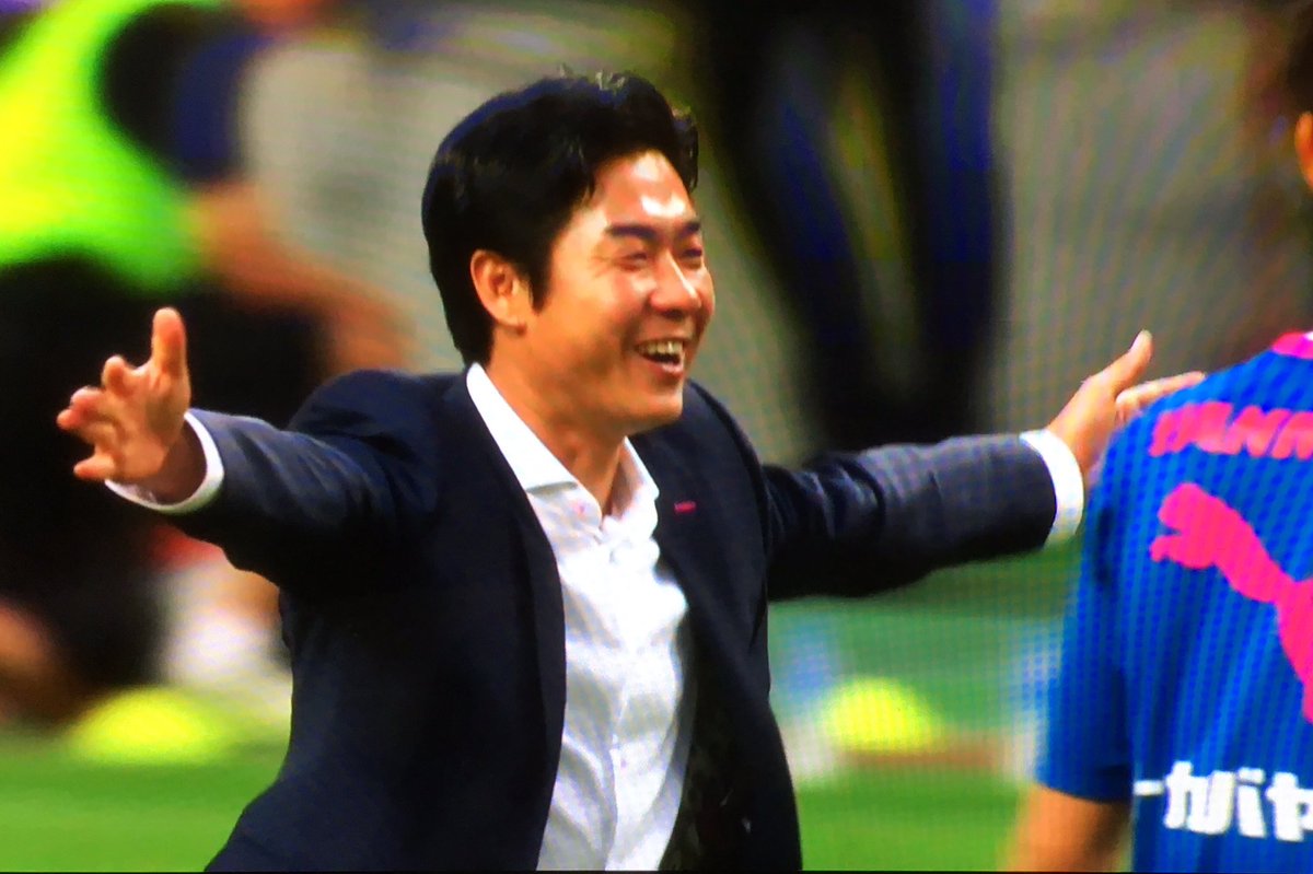 Mamma Lobina 尹監督の最高の笑顔と 宏太との抱擁 そして 宏太のインタビュー 父の誕生日なので決められて良かった に涙出たよ 貴史お父さんお誕生日おめでとうございます 最高の孝行息子ですね Cerezo セレッソ大阪 尹晶煥 水沼宏太