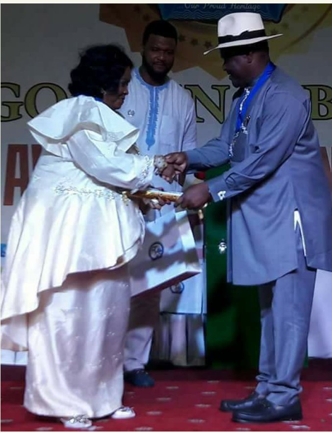 michealadex's tweet photo. Please who is patience Jonathan aka mama peace's tailor @Omojuwa #riversat50😏😏😏😏😏 https://t.co/0ny1wDRqOn