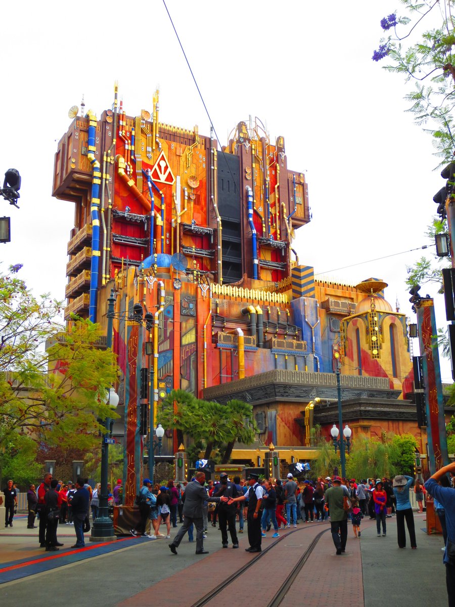 ケレシュ V Twitter カリフォルニア ディズニーの新アトラクション ガーディアンズ オブ ギャラクシー のメディア向けオープニング セレモニーには小芝居も入って 俳優さんが勢揃い ガモーラ役のゾーイ サルタナは前日のフロリダの パンドラ の