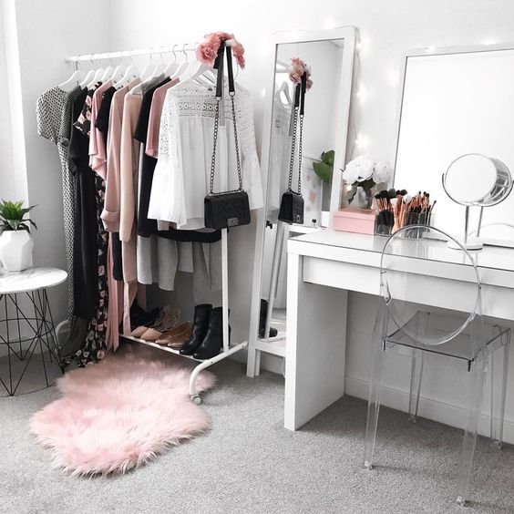 FashionUnion's tweet photo. The ultimate dressing area! We need one.

#FashionUnion https://t.co/07jPEqx1vs