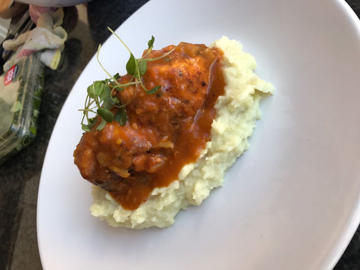 uTshepo_K's tweet photo. This is what our chef from @MaliezEatery made for #Stoep992 @Yfm https://t.co/VZaqr6wZlq