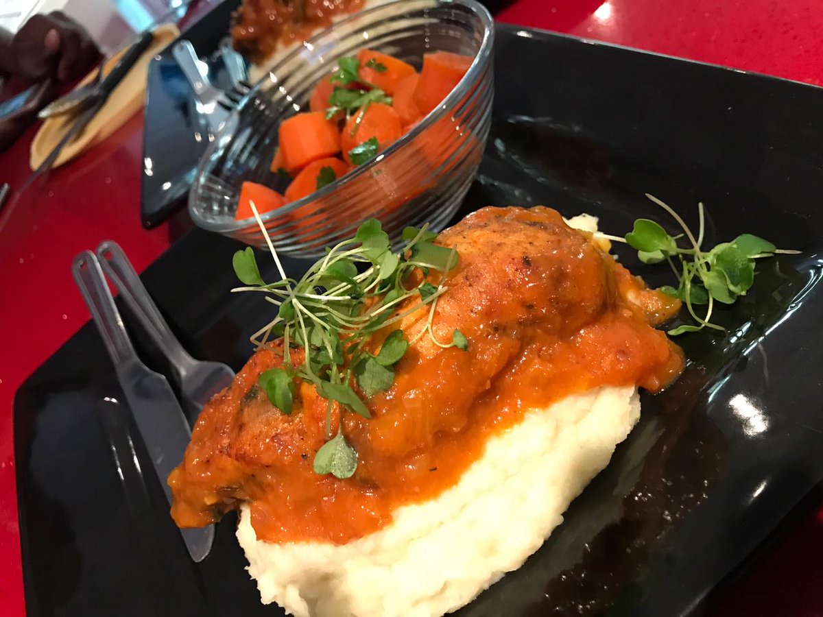 uTshepo_K's tweet photo. This is what our chef from @MaliezEatery made for #Stoep992 @Yfm https://t.co/VZaqr6wZlq