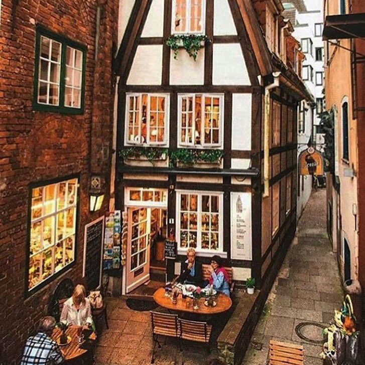 🍴♥️🍩🌭Bu haftasonu keşfiniz Bremen'deki dar sokaklar olsun 😎
Rezervasyon.com
444 7 REZ