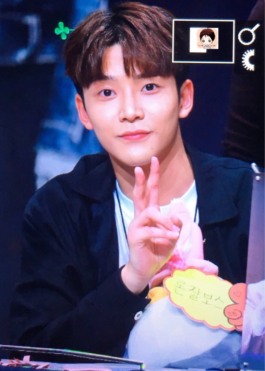kimmo_rw's tweet photo. 170528 #SF9 #에스에프나인 #WATCHOUT #로운 #ROWOON 인천팬싸  @SF9official https://t.co/DQif9X5u21