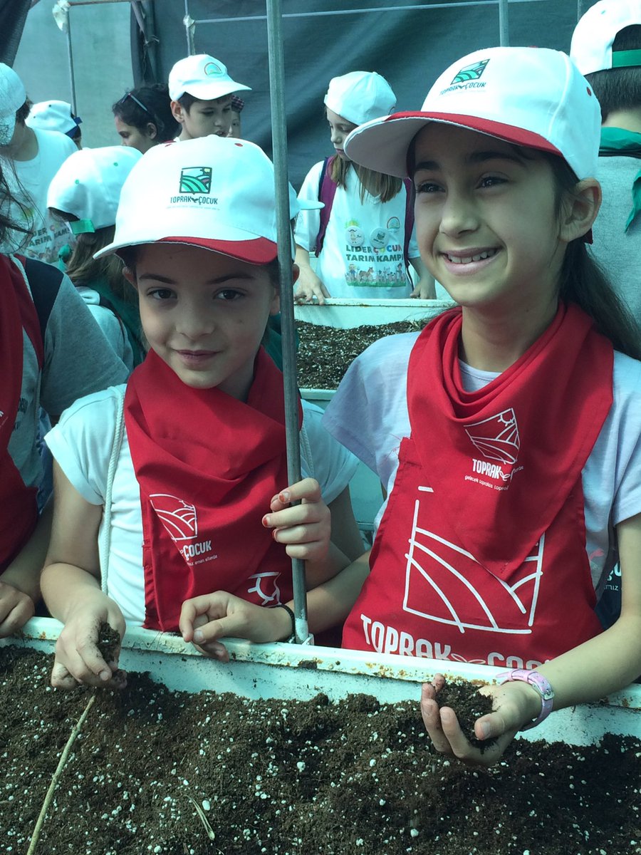 Bırakın elimiz toprakla kirlensin... Bizim buna da ihtiyacımız var!  <a href="/buketsakmanli/">Buket SAKMANLI APAYDIN</a>