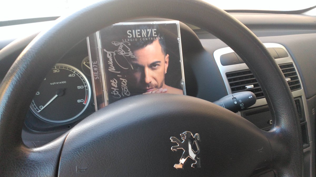 Leyre_HM's tweet photo. El primer cd que suena en mi coche solo podía ser de @Sergi0Contreras  #EstrenoCoche #QueLaMusicaMeAcompañe https://t.co/Rm2kUbVPPY