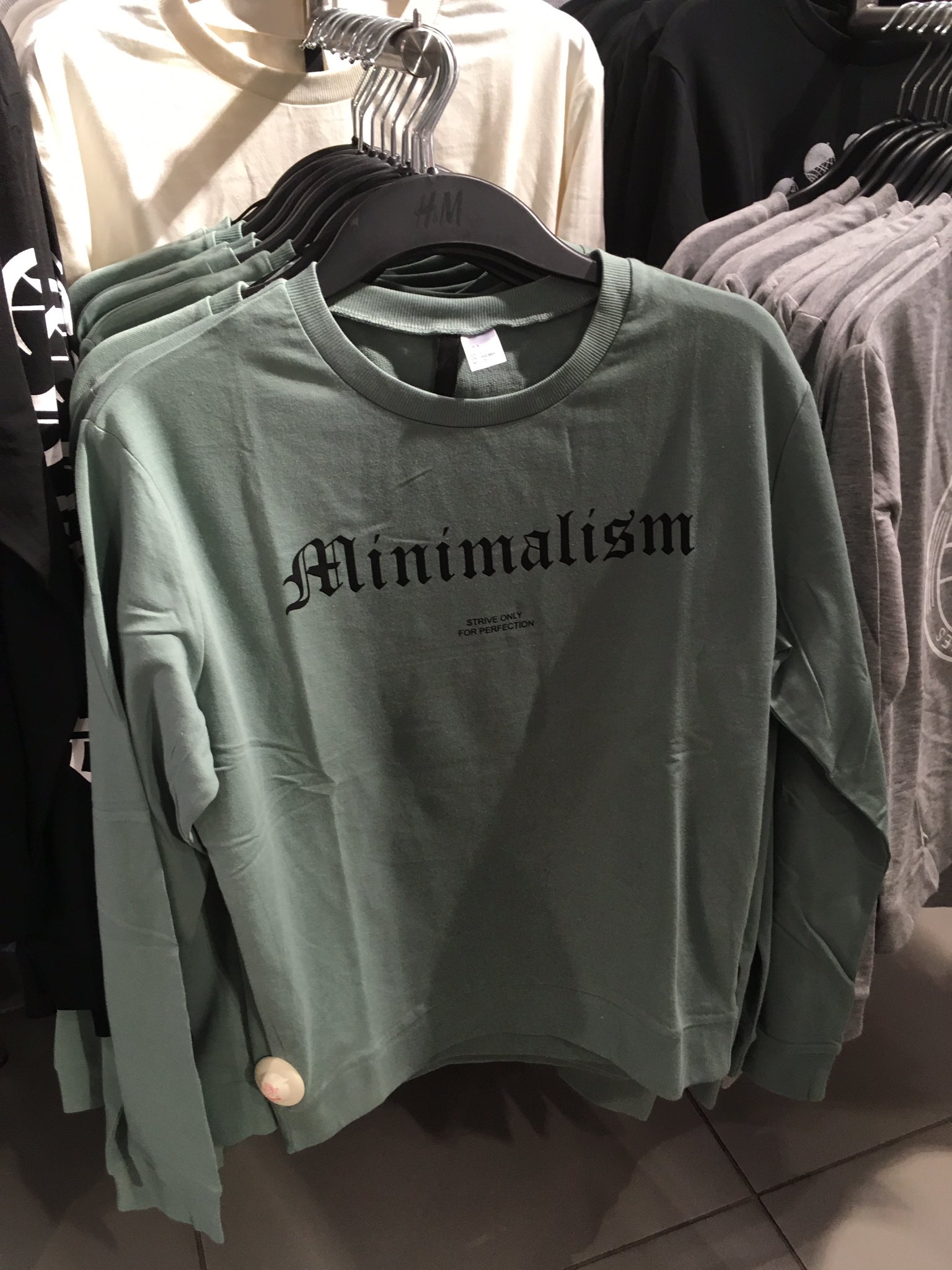 Charli on Twitter: "In H&M planning meeting: "What's trendy these days?" "Minimalism I guess" "Let's run with Oh the of this fast fashion! https://t.co/mJKpjYPkpG" / Twitter