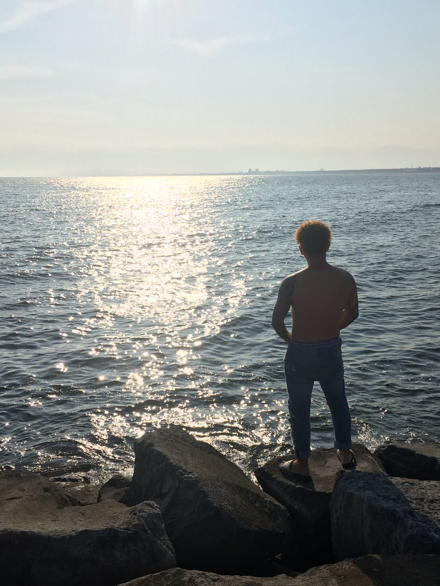 しょーへー 江ノ島行ってきたよ W 後輩と海で日向ぼっこ 気持ちよかったー O O かっこいい写真いっぱいw 後ろ姿はかっこいい しょーへー 江ノ島行ってきたよ W 後輩と海で日向ぼっこ 気持ちよかったー O O かっこいい写真いっぱいw 後ろ姿はかっこいい