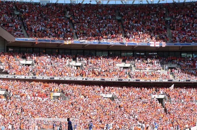 TheFLZone's tweet photo. Blackpool support at Wembley: 2010 vs. 2017. 

A truly sad story. #PlayOffFinal #BlackpoolFC #efl72 https://t.co/k1Udfj2GPA