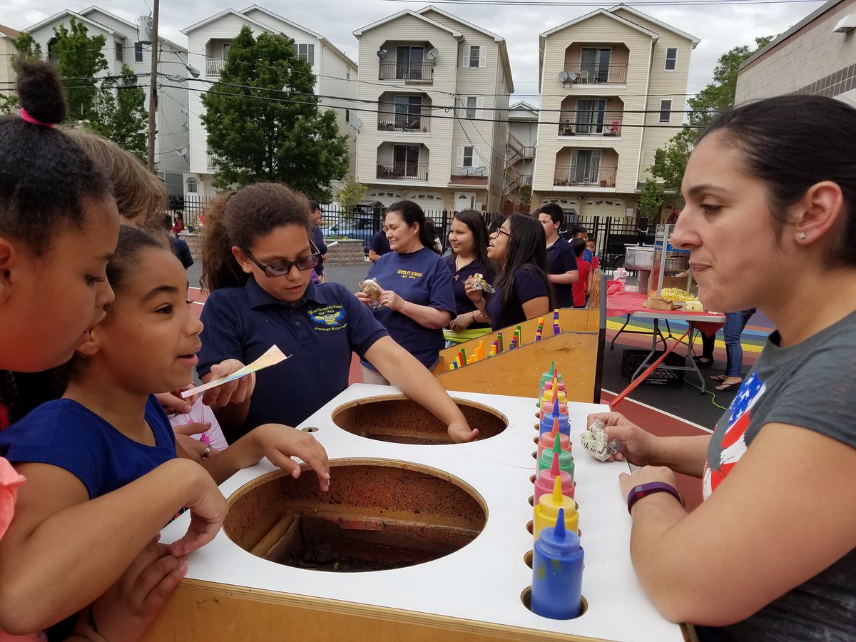 oliverExcel's tweet photo. Fun Day Oliver &amp; South @raymarin_ELT @SWilsonELT @kelly_kmarquis @OliverSchool @ELT_Newark @SouthStreetNPS https://t.co/PcSwlJgSgS