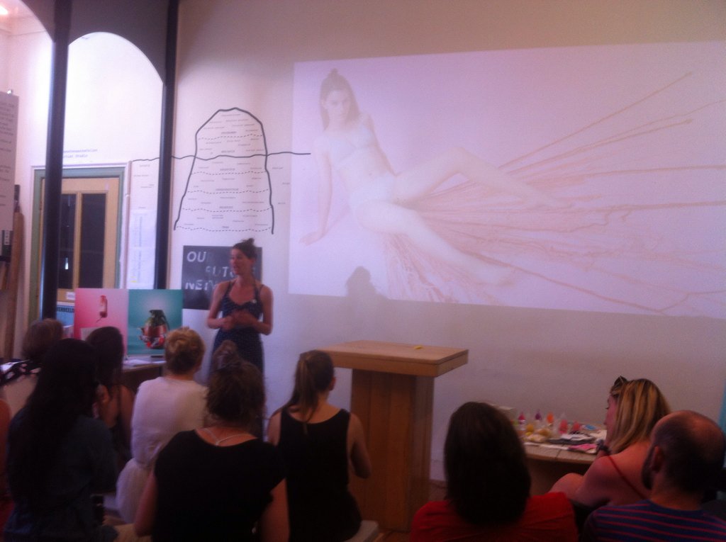 mhdaythenl's tweet photo. Mariah from #yoni tells us about her journey launching Yoni's organic cotton pads and tampons! #mhday2017 #period https://t.co/6ucrmpyYB3