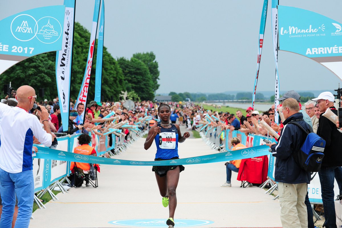 RunInMSM's tweet photo. 🏆 🏆🏆
Chez les hommes, Lazarus TOO 🇰🇪️ s'impose en 2 : 13 : 51. Medina DEME 🇪🇹 l'emporte chez les femmes en 2 : 45 : 09.
#MarathonMSM https://t.co/NsGlWQq1T2