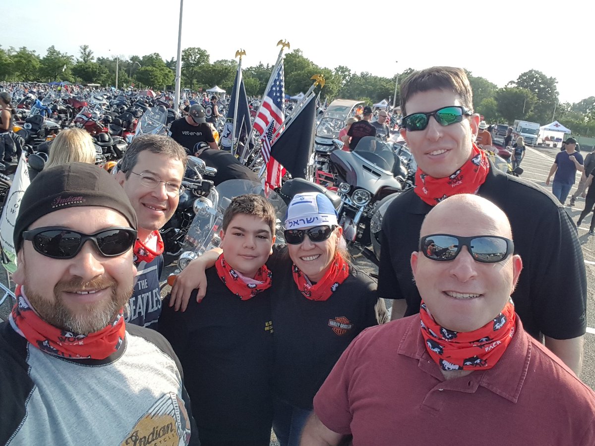 runwolfpackapp's tweet photo. #wolfpackit at #rollingthunder https://t.co/TD4TTJDEoc