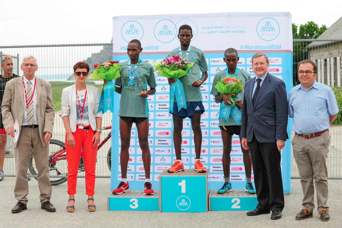 RunInMSM's tweet photo. 🏆 🏆🏆
Chez les hommes, Lazarus TOO 🇰🇪️ s'impose en 2 : 13 : 51. Medina DEME 🇪🇹 l'emporte chez les femmes en 2 : 45 : 09.
#MarathonMSM https://t.co/NsGlWQq1T2
