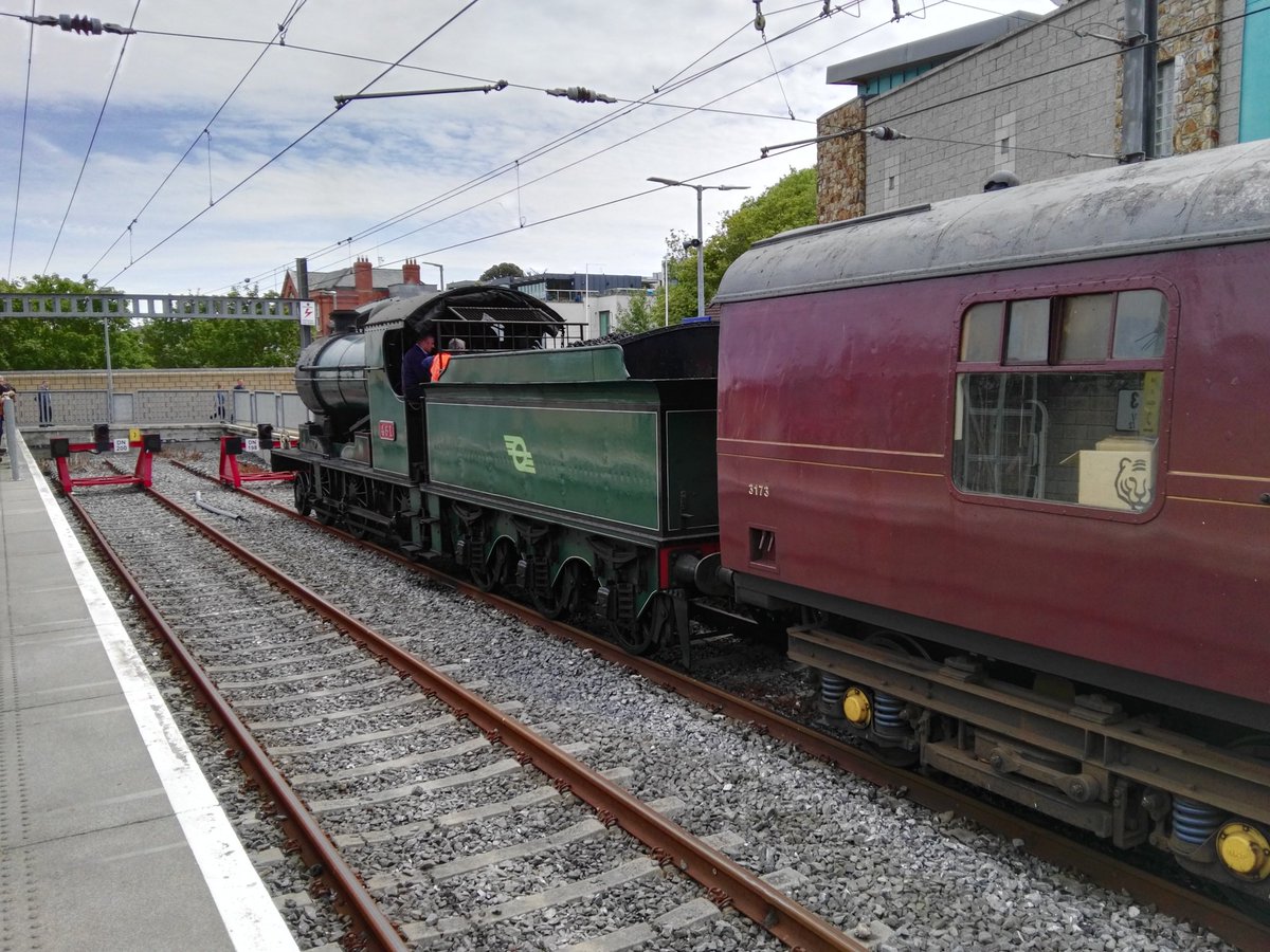 SteamTrains_Dub's tweet photo. And back in Howth! #Howth #HowthSteamTrain #TrainTravel https://t.co/iVindefoQG