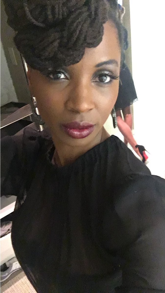 ShanolaUpdates's tweet photo. Look at my mom! She is so beautiful🌹
@shanolahampton https://t.co/KUjdTBUOkR