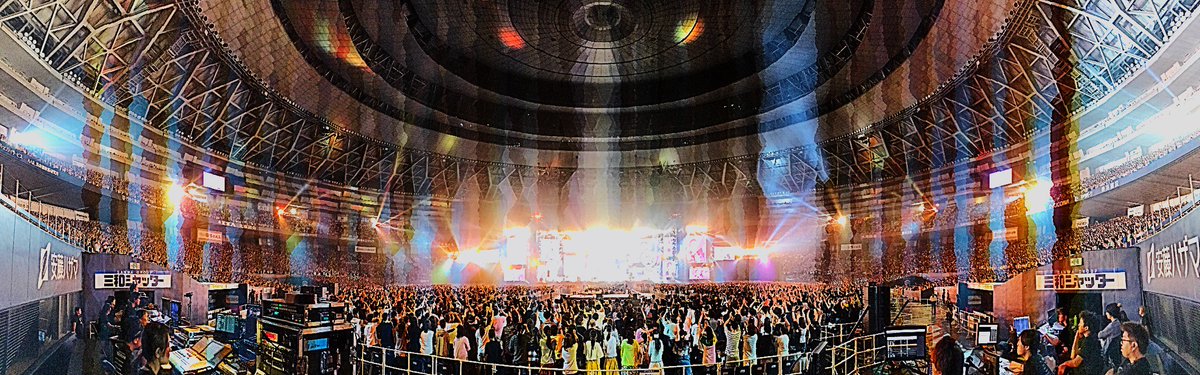 yuzu_official's tweet photo. YUZU 20th Anniversary DOME TOUR 2017 #ゆずイロハ
約5年ぶりとなる京セラドーム大阪2DAYS、無事終了しました。お越しいただいた皆さま、本当にありがとうございました！ゆず初の全国ドームツアー、早くも終盤。次はファイナル、福岡です！ https://t.co/zSxNgaLL7D