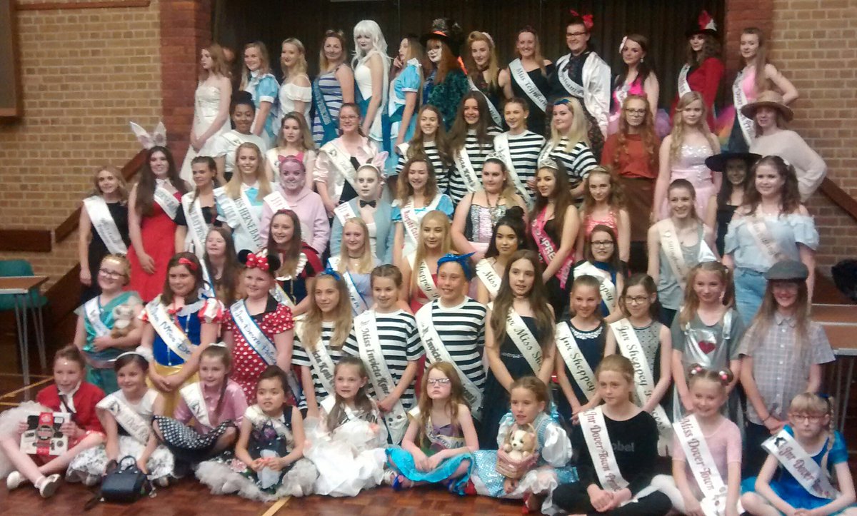 HBCarnival's tweet photo. The #HerneBayCarnival Court attended the #Annual #AKCO #AssociationOfKentCarnivalOrganisations pre #CarnivalSeason #GetTogether last night. https://t.co/16Olun3yt1